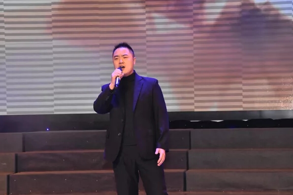 8868体育官网首页入口艾普喷涂机器人