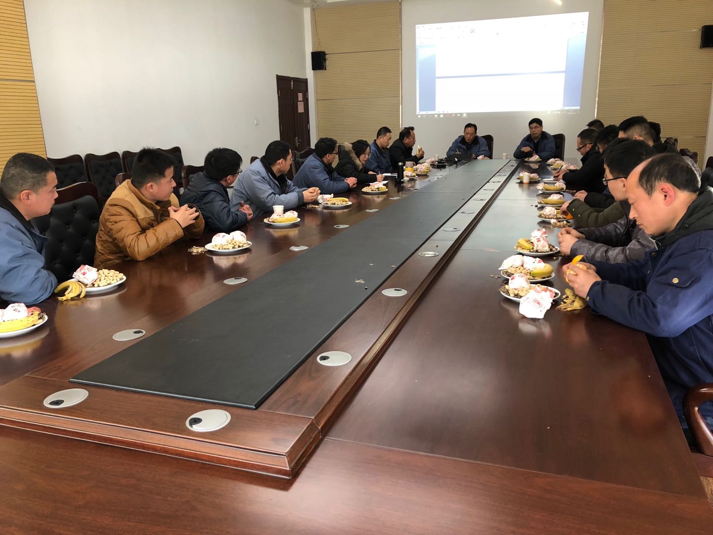 8868体育官网首页入口艾普喷涂机器人
