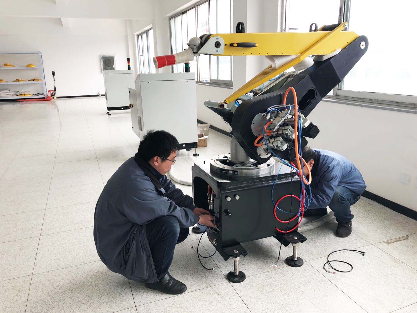 8868体育官网首页入口艾普喷涂机器人