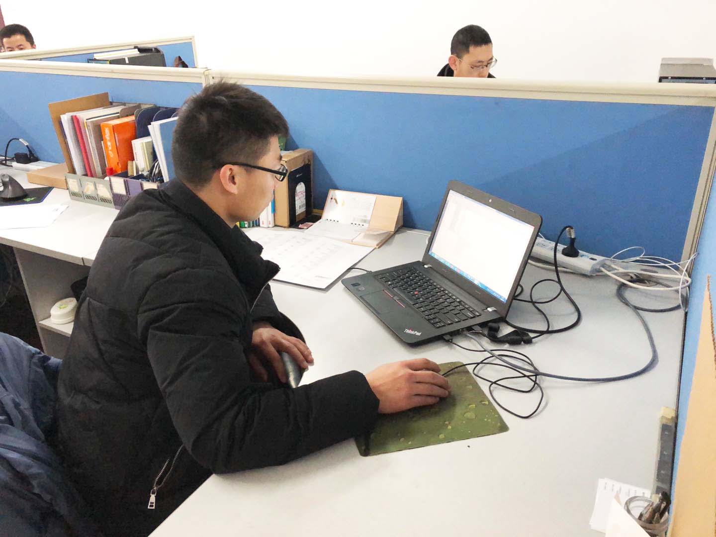 8868体育官网首页入口艾普喷涂机器人